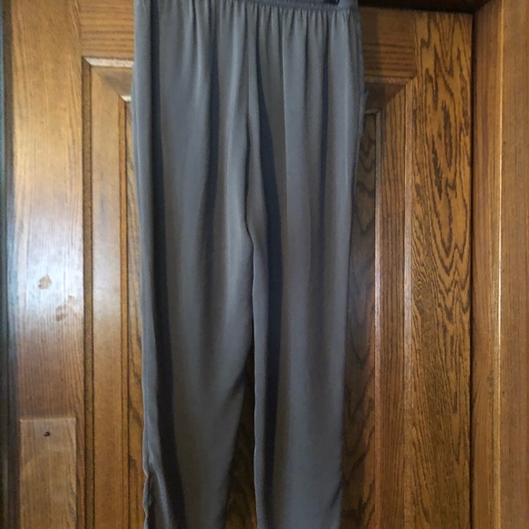 Jennifer Lopez jogger - Picture 3 of 3